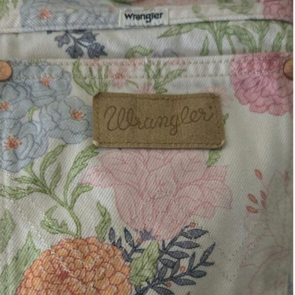 Floral High Rise Women Jeans - Picture 12 of 14